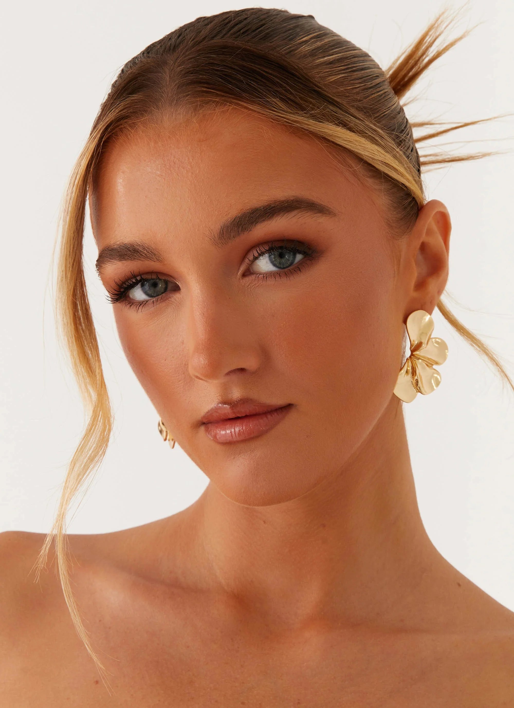 Caspian Flower Earrings - Gold