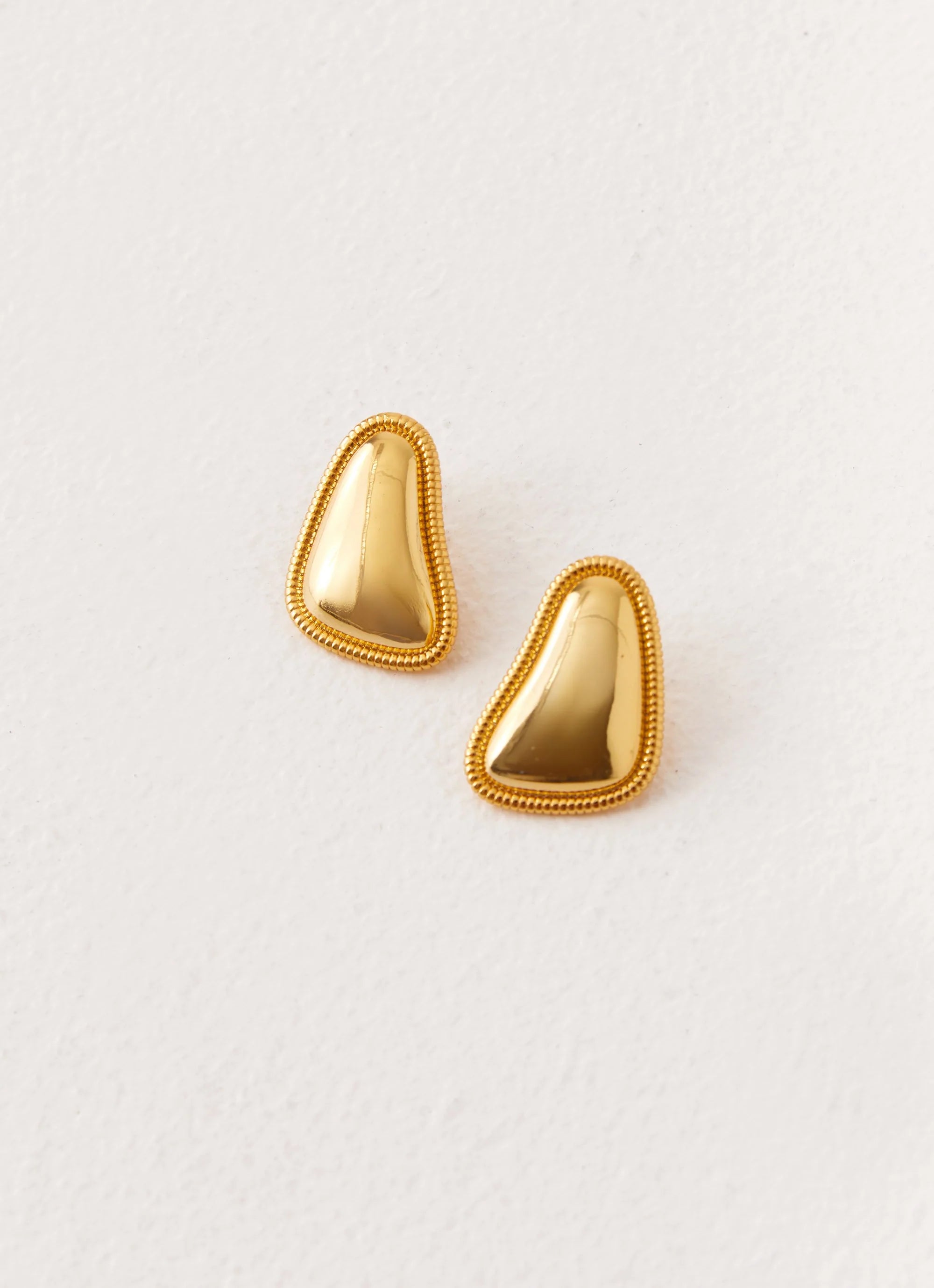 Eyes On The Prize Earrings - Gold