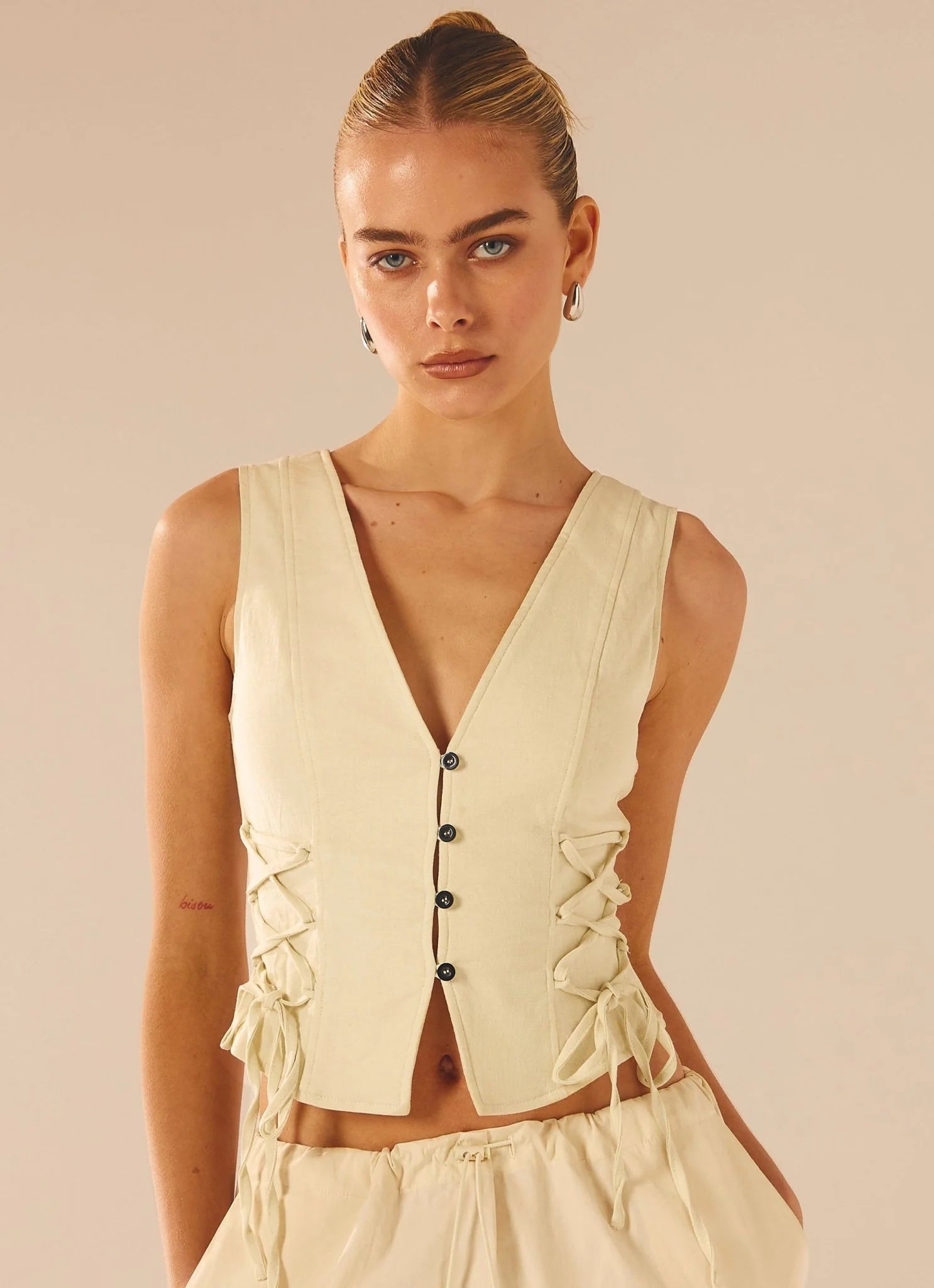 Alessa Tie Side Vest - Cream